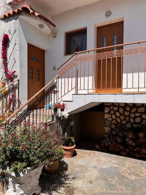 Family Woodland Oasis Vipgreece Apartment Kírinthos Exterior photo